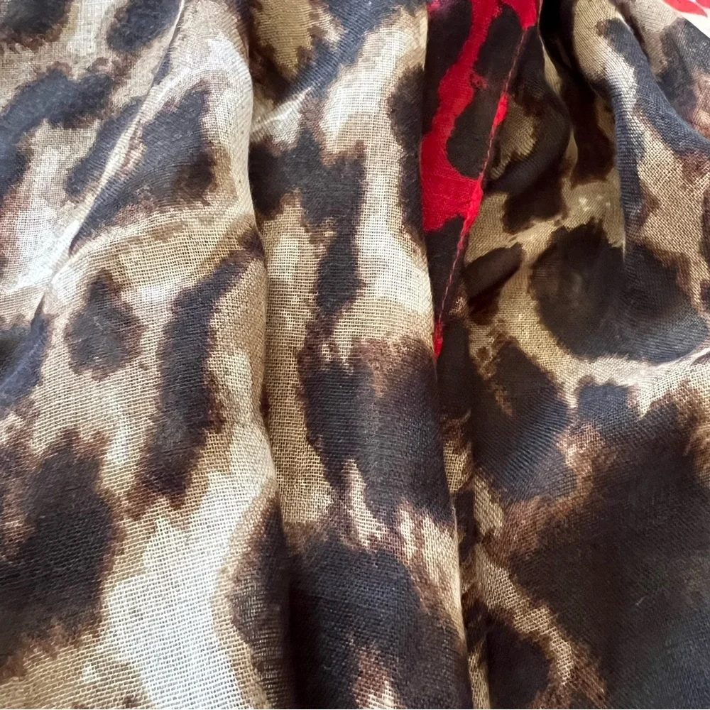 New Large Very Soft 25x70 Scarf/ Shawl/Wrap, Warm/ Red & Black/ Animal Print - Picture 5 of 5
